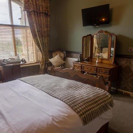 The Red Pump Inn クリザーロー エクステリア 写真